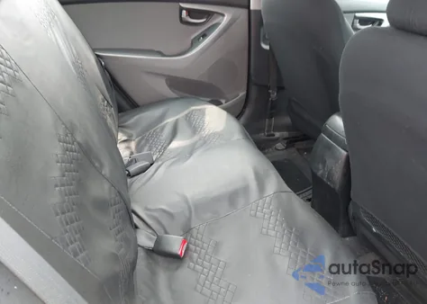 2016 Hyundai Elantra Se z USA, uszkodzony, nr VIN 5NPDH4AE1GH699857